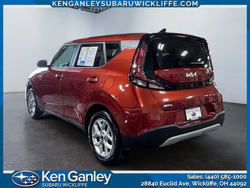 Used 2024 Kia Soul LX w/ Option Group 015 FWD image 3