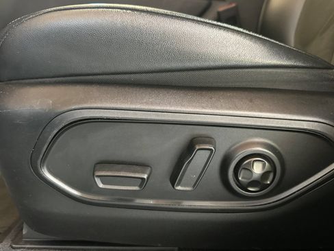 Used 2023 Jeep Grand Cherokee L Laredo AWD/4WD image 15