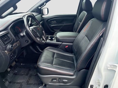Used 2024 Nissan Titan PRO-4X w/ Pro-4x Convenience Package AWD/4WD image 22