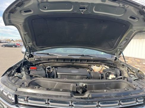 Used 2023 Chevrolet Suburban Premier AWD/4WD image 24