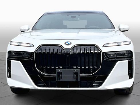 Used 2026 BMW 740i w/ Executive Package RWD image 5