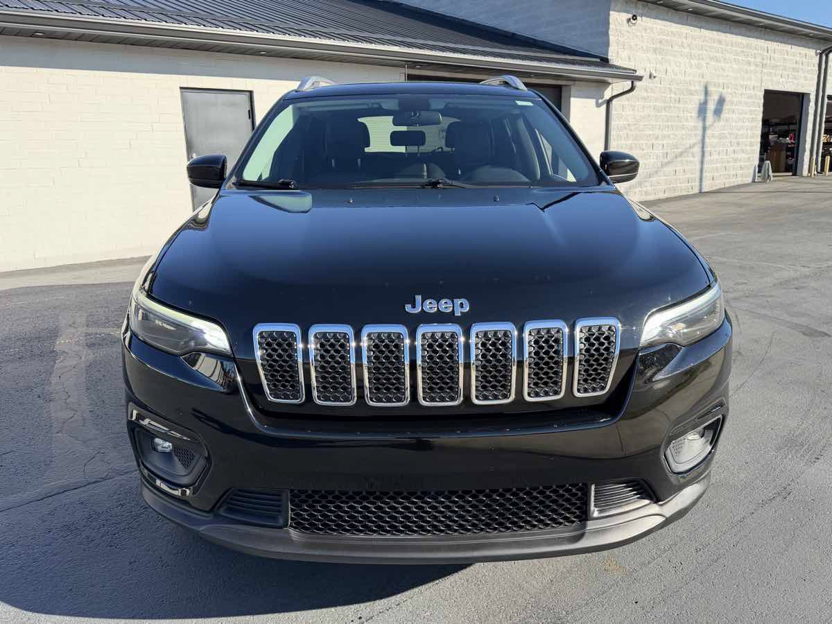 Used 2019 Jeep Cherokee Latitude Plus AWD/4WD image 7
