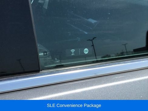 Used 2024 GMC Sierra 1500 SLE w/ Preferred Package AWD/4WD image 5