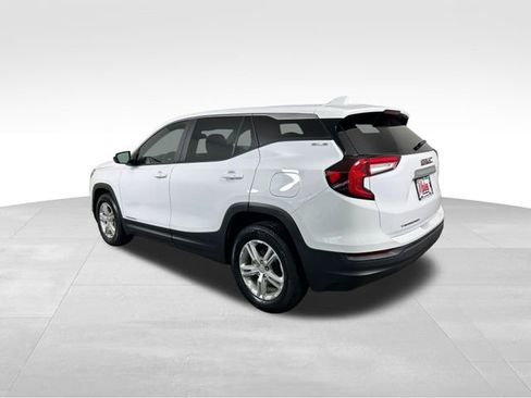 Used 2023 GMC Terrain SLE image 4