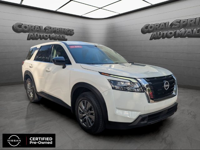 Certified 2025 Nissan Pathfinder S FWD image 1