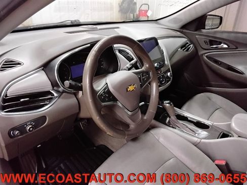 Used 2017 Chevrolet Malibu LT w/ Leather Package image 11