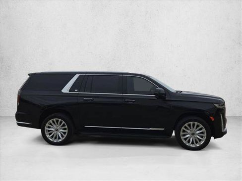 Used 2024 Cadillac Escalade ESV Luxury RWD image 4