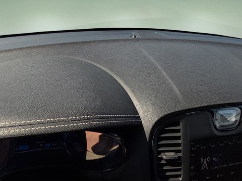 Used 2023 Chrysler 300 S image 9