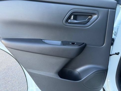 Certified 2025 Nissan Rogue S FWD image 14