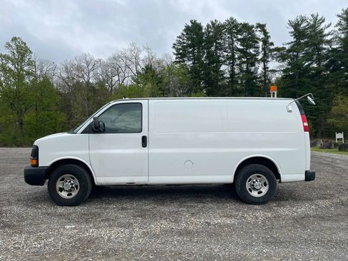 Used 2013 Chevrolet Express 3500 RWD image 3