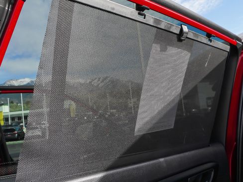 Certified 2022 Toyota Highlander XLE image 25