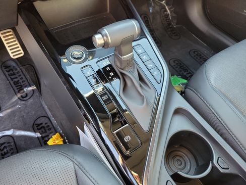Certified 2023 Kia Niro SX Touring FWD image 22