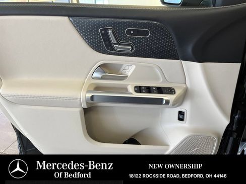 Used 2026 Mercedes-Benz GLB 250 4MATIC image 10