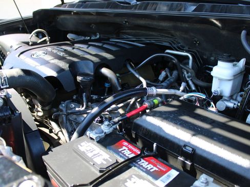 Used 2019 Toyota Sequoia TRD Sport AWD/4WD image 35