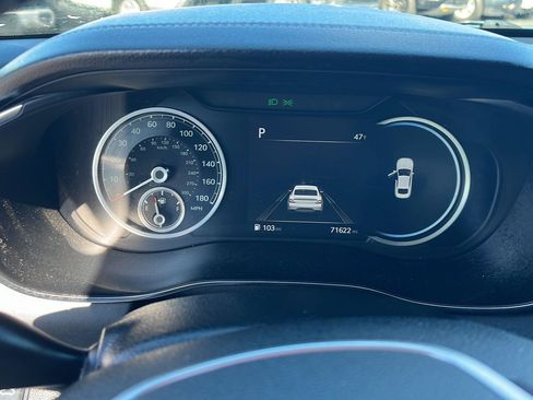 Used 2023 Genesis G70 2.0T AWD/4WD image 9