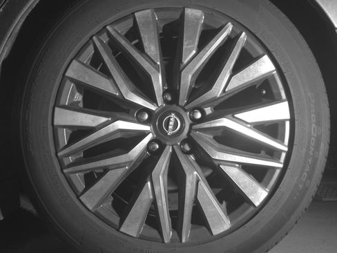 Used 2025 Nissan Altima 2.5 SV image 14