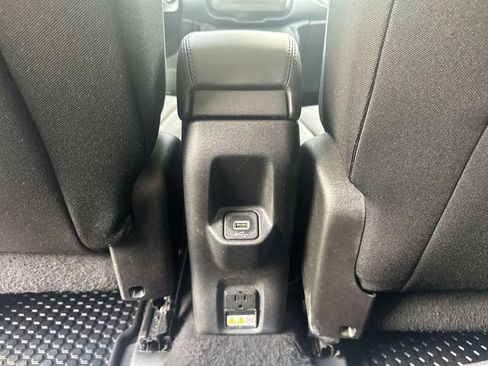 Used 2020 Jeep Renegade Altitude FWD image 22