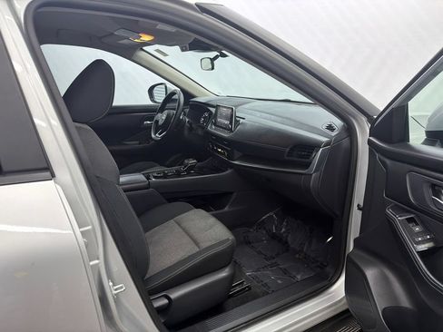 Used 2024 Nissan Rogue SV AWD/4WD image 14