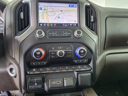 Used 2023 GMC Sierra 3500 Denali w/ Denali Ultimate Package AWD/4WD image 35