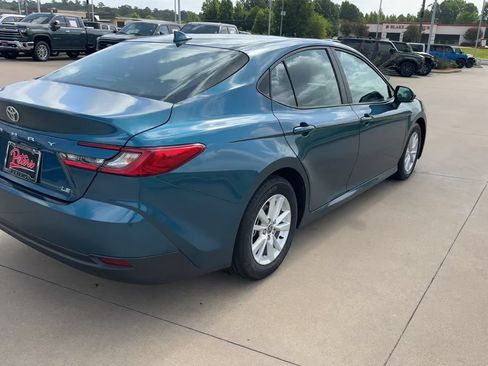 Used 2025 Toyota Camry LE FWD image 8