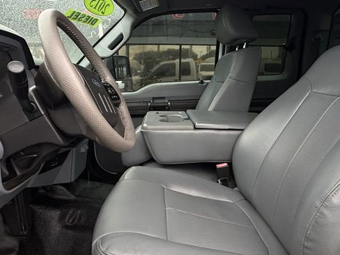 Used 2015 Ford F250 XL w/ XL Appearance Package image 12