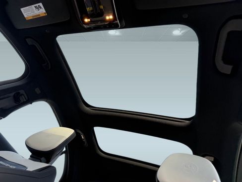 New 2026 Mercedes-Benz E 53 AMG e 4MATIC Sedan image 11