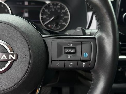Used 2024 Nissan Pathfinder SL FWD image 16