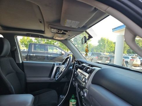 Used 2010 Toyota 4Runner Limited RWD image 40
