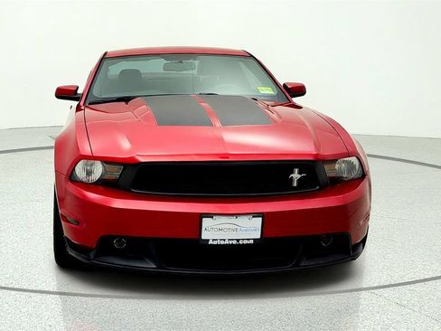 Used 2010 Ford Mustang GT Premium RWD image 2