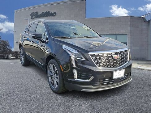 Used 2025 Cadillac XT5 Premium Luxury w/ Technology Package AWD/4WD image 2