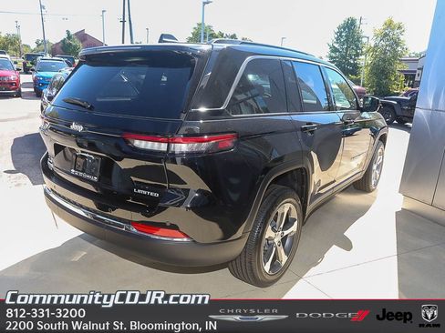 New 2025 Jeep Grand Cherokee Limited image 7