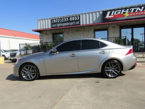 Used 2016 Lexus IS 200t RWD image 2
