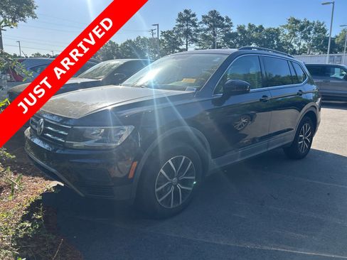 Used 2019 Volkswagen Tiguan SE w/ Panoramic Sunroof Package image 1