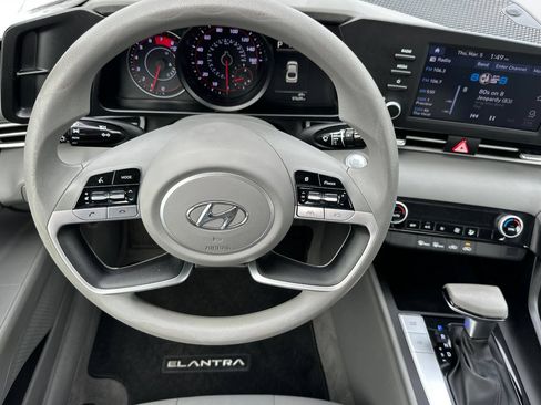 Used 2023 Hyundai Elantra SEL FWD image 14