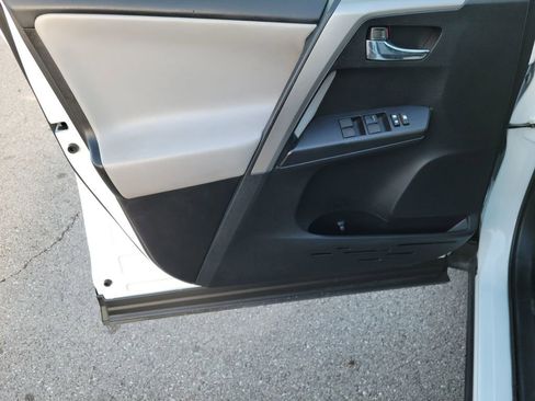 Used 2018 Toyota RAV4 XLE image 26