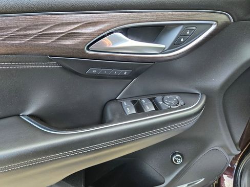 Used 2022 Buick Envision Avenir w/ Technology Package II image 39