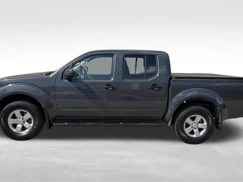 Used 2013 Nissan Frontier SV w/ SV Value Truck Pkg AWD/4WD image 10