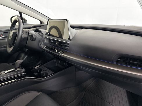 Certified 2025 Toyota Prius XLE FWD image 41