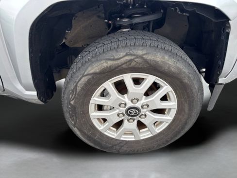 Used 2024 Toyota Tacoma SR5 RWD image 39