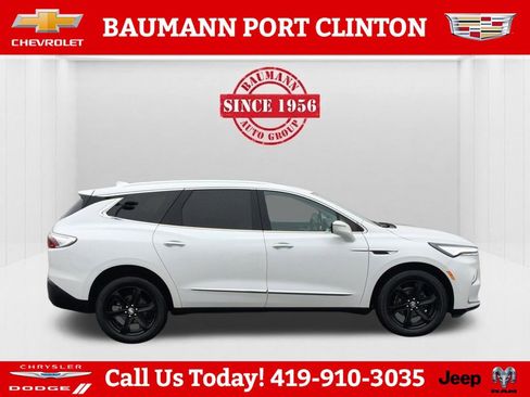 Used 2024 Buick Enclave Essence w/ Sport Touring Edition AWD/4WD image 4
