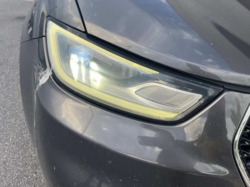 Used 2021 Chrysler Pacifica Touring-L w/ Uconnect Theater Family Group FWD image 7