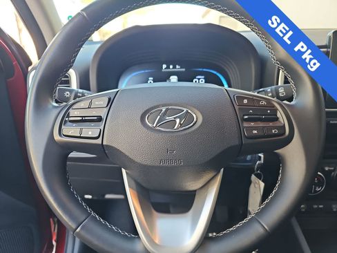 Certified 2023 Hyundai Venue SEL FWD image 19