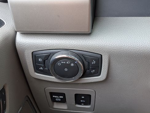 Used 2020 Ford F150 Lariat RWD image 21