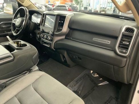 Used 2019 RAM 1500 Big Horn AWD/4WD image 9