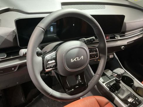 New 2026 Kia Carnival EX FWD image 11