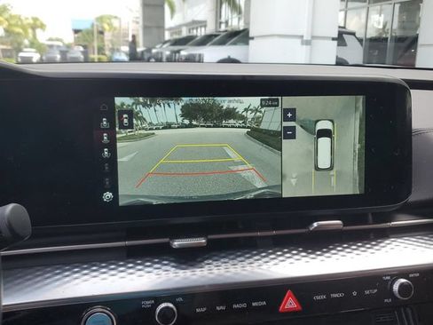 Certified 2024 Kia Carnival SX Prestige FWD image 26