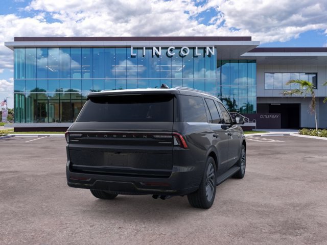 New 2026 Lincoln Navigator Premiere AWD/4WD image 8