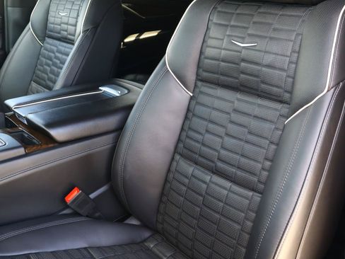 Certified 2024 Cadillac Escalade ESV Premium Luxury Platinum AWD/4WD image 21
