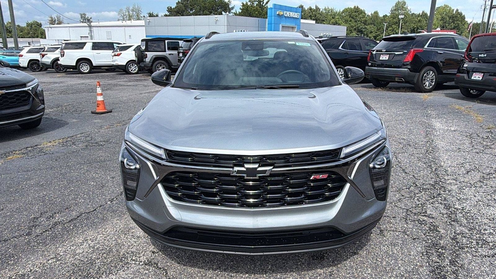 New 2026 Chevrolet Trax RS w/ Driver Confidence Package FWD image 2