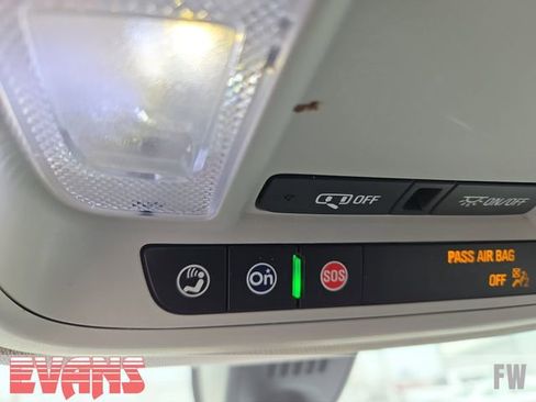 Used 2021 Chevrolet Traverse LT FWD image 16